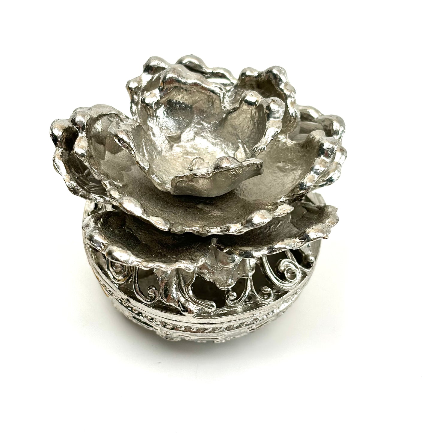 16.3ドル/1個 銀色の花のクリスタルベース。