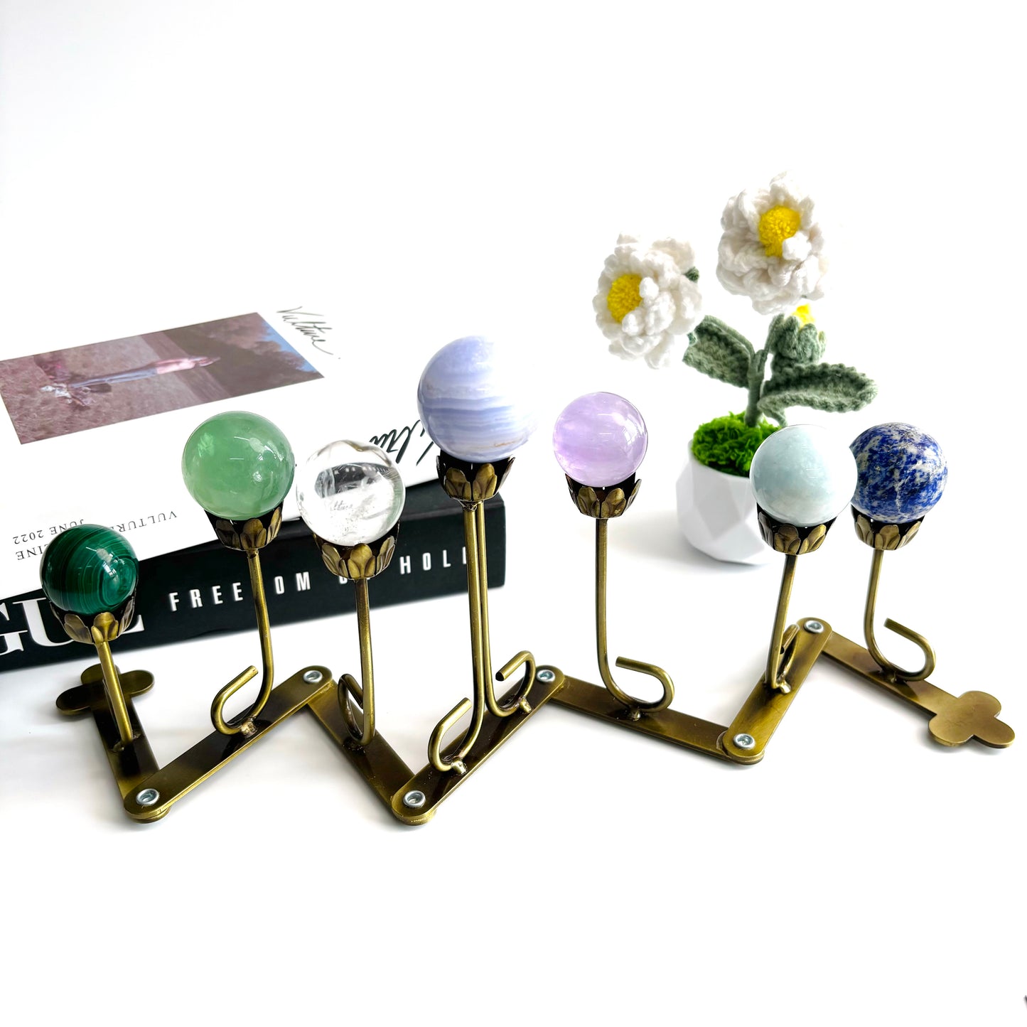 17.6ドル/1個 金色の七花の球体クリスタル球ベース。