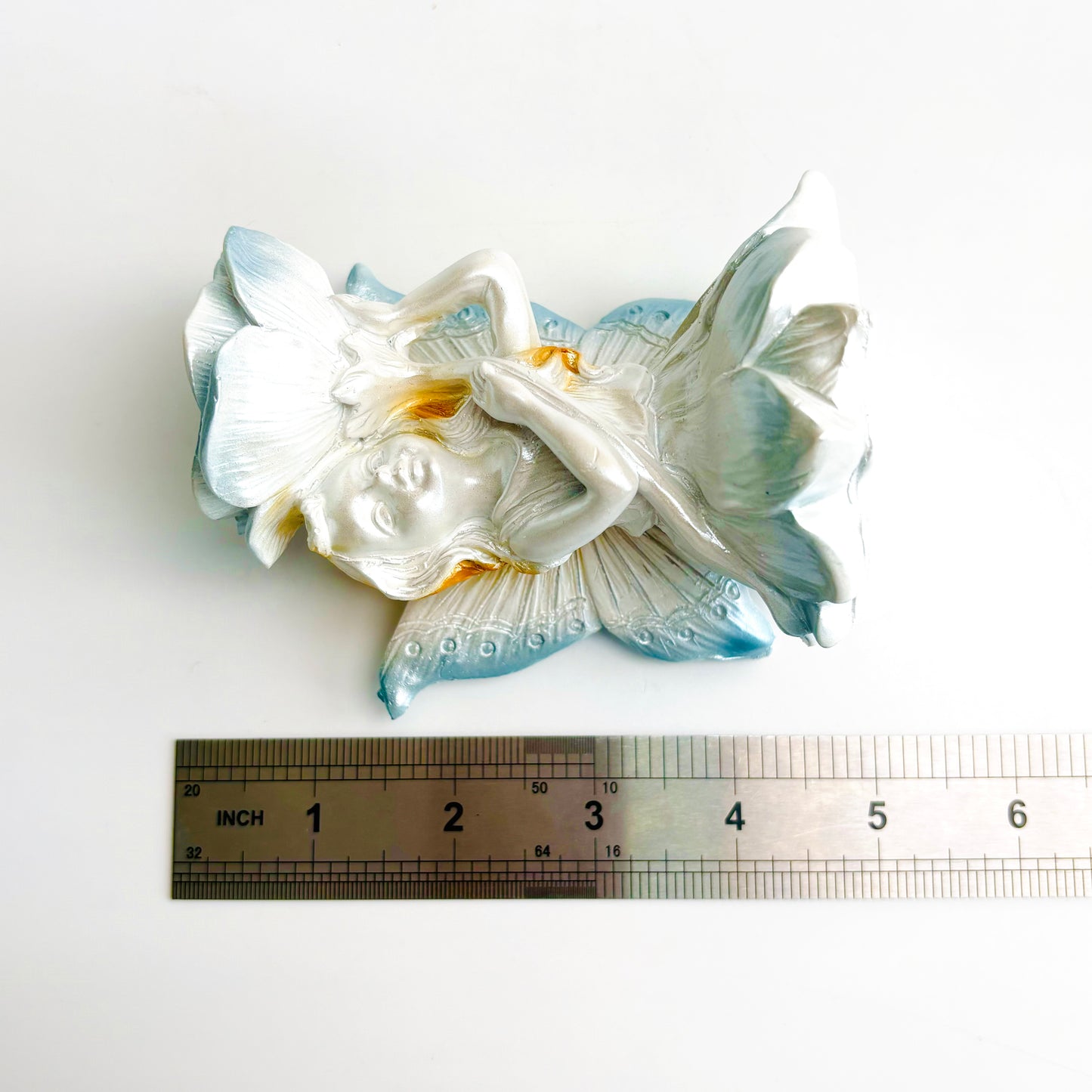 $15.6/1 pce White fairy crystal sphere base.