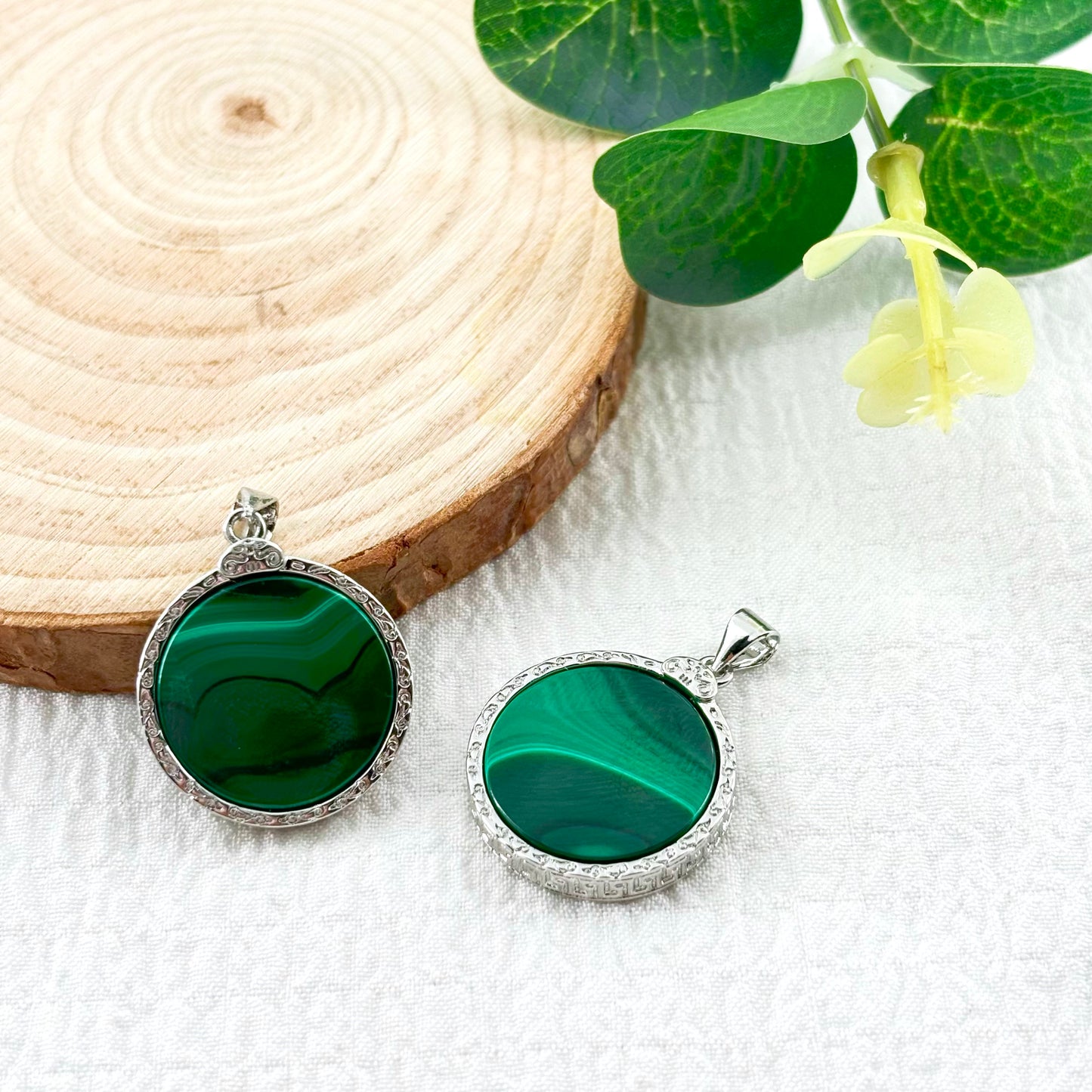 Colgante de malaquita de 3 a 4 dólares por pieza, tratamiento, purificación y protección.