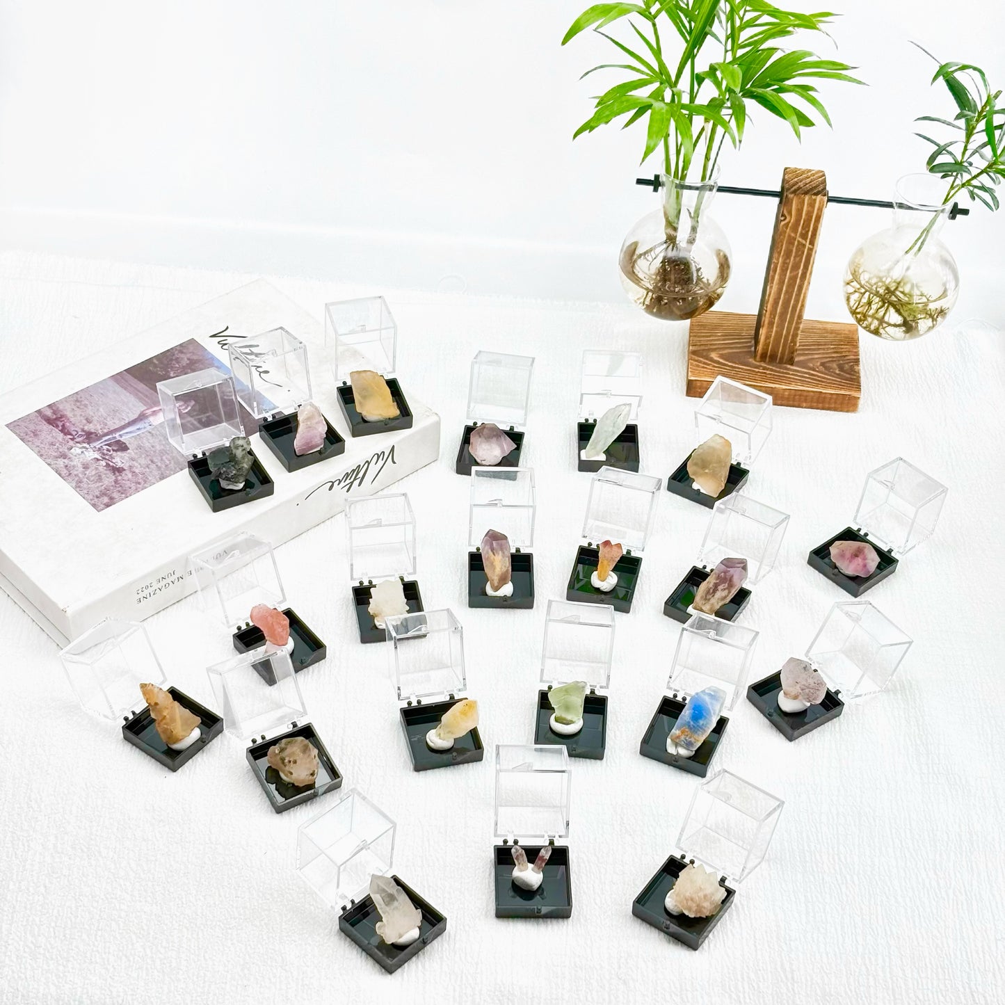 Special Offer:$4/pc Small box mineral specimens,Random crystal materials,Collection