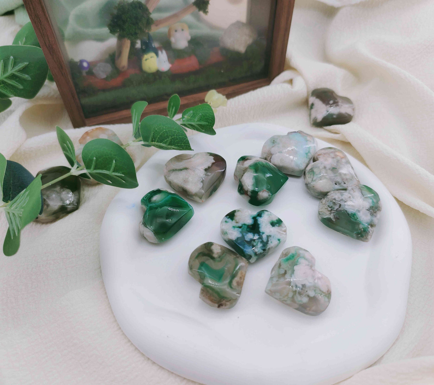 Special wholesale offer: Various crystal hearts, priced at80% of the retail price.