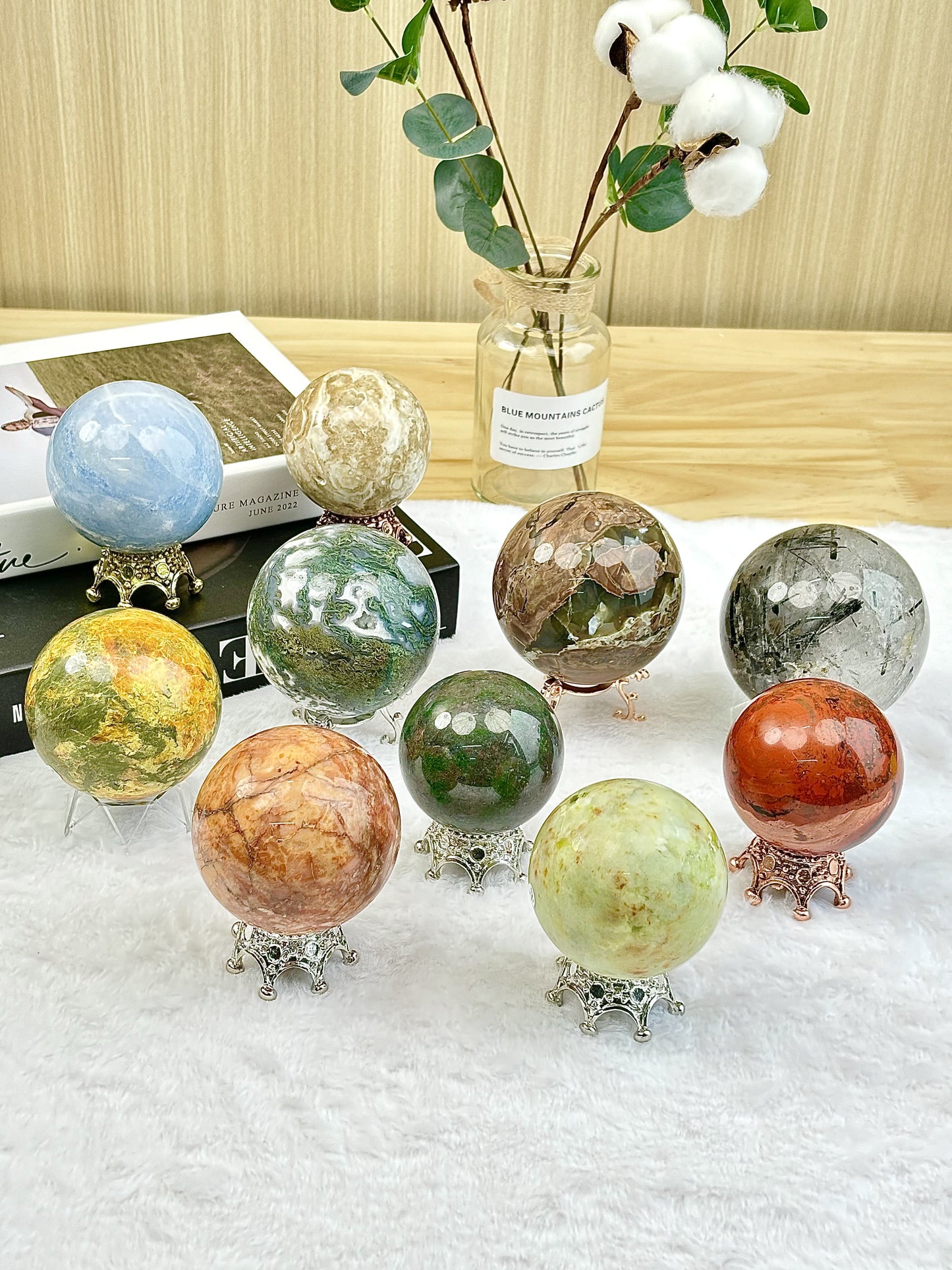 Crystal Ball Wholesale – 80% Off Retail Price,A Variety of Mixed Material Crystal Balls Available, with Diameters from 20mm to 80mm, Minimum Order 1KG