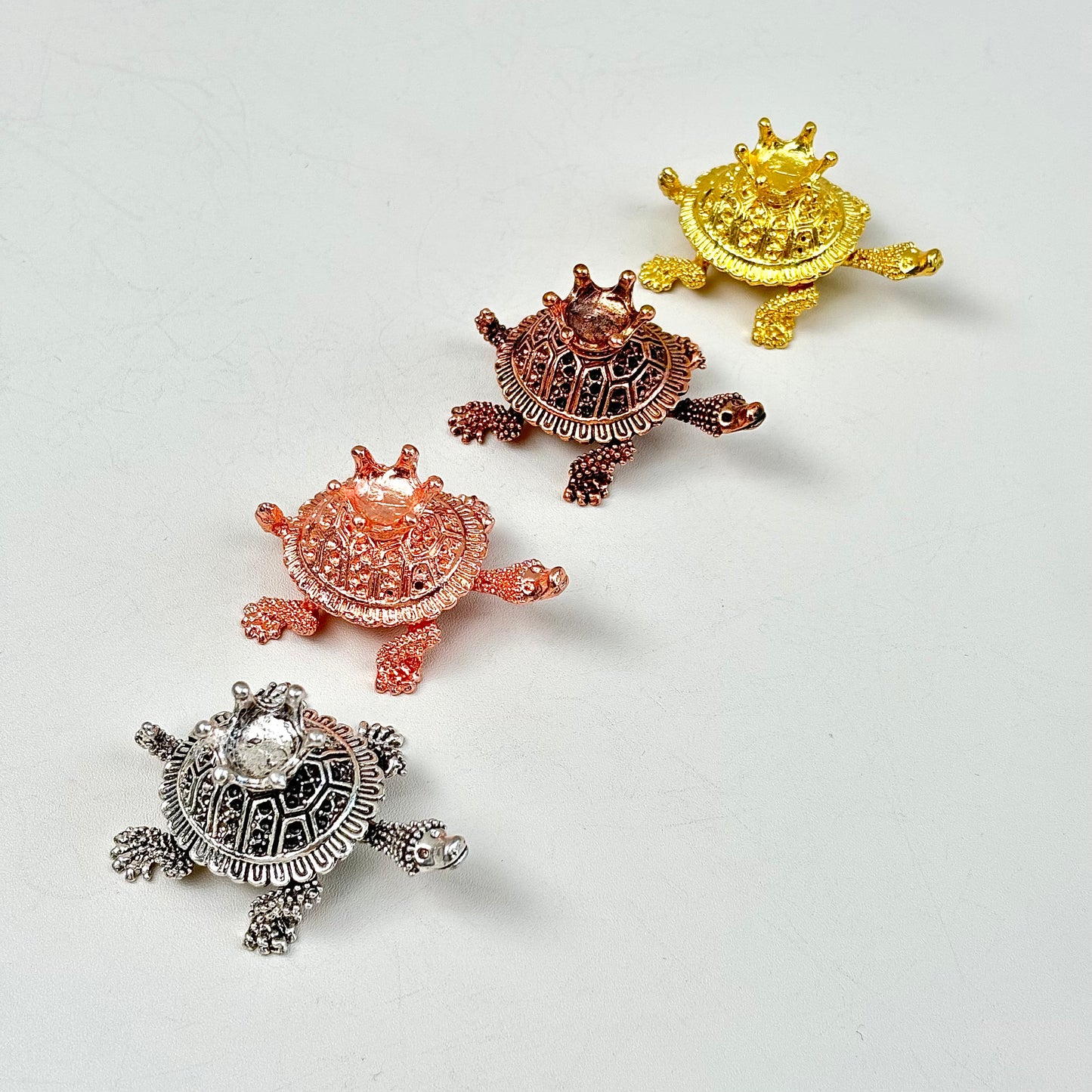 $2.8/1pcs Brilliant golden small-turtle crystal base, Brilliant rose gold small-turtle crystal base, Silvery small-turtle crystal base, Rose gold small-turtle crystal base, crystal sphere base.