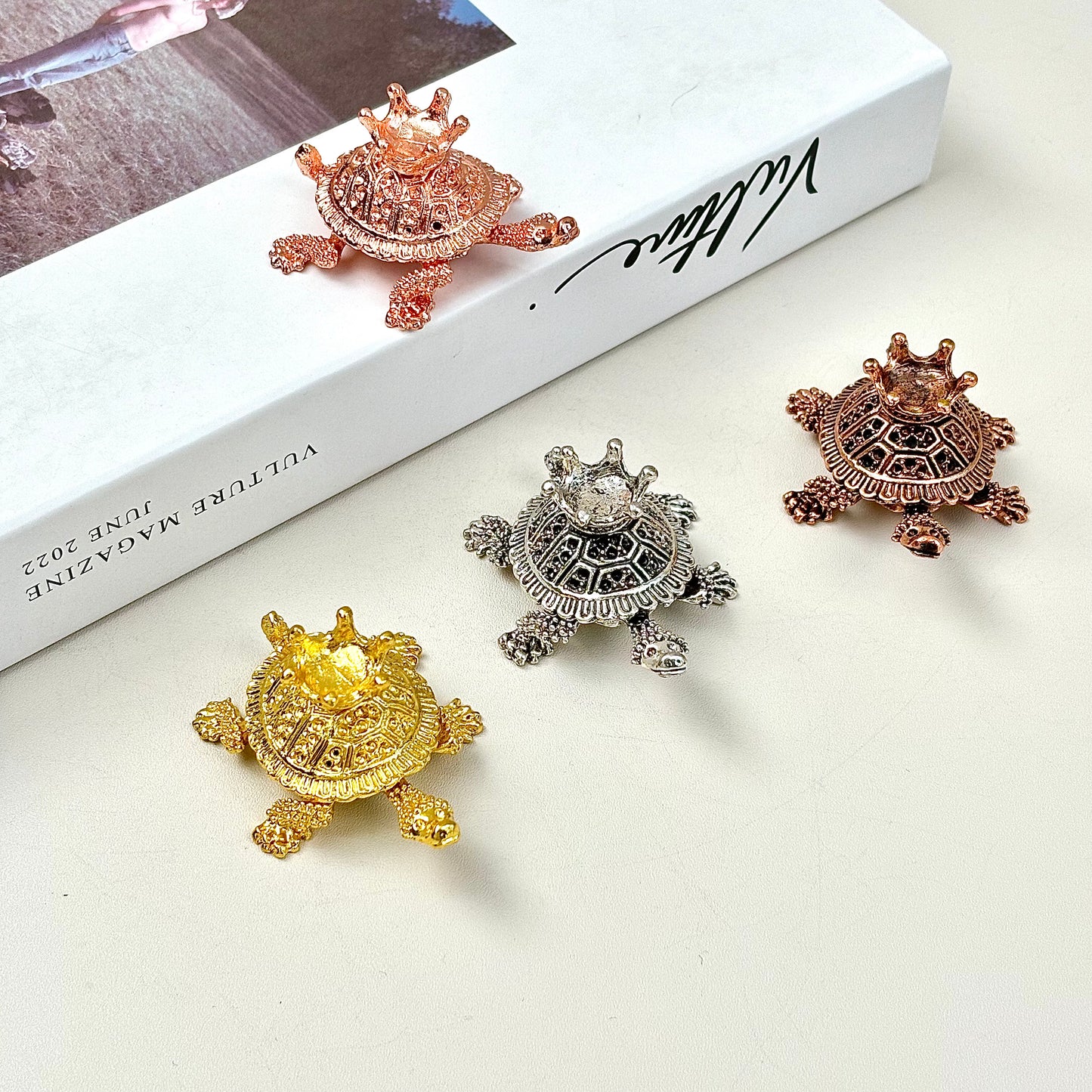 $2.8/1pcs Brilliant golden small-turtle crystal base, Brilliant rose gold small-turtle crystal base, Silvery small-turtle crystal base, Rose gold small-turtle crystal base, crystal sphere base.