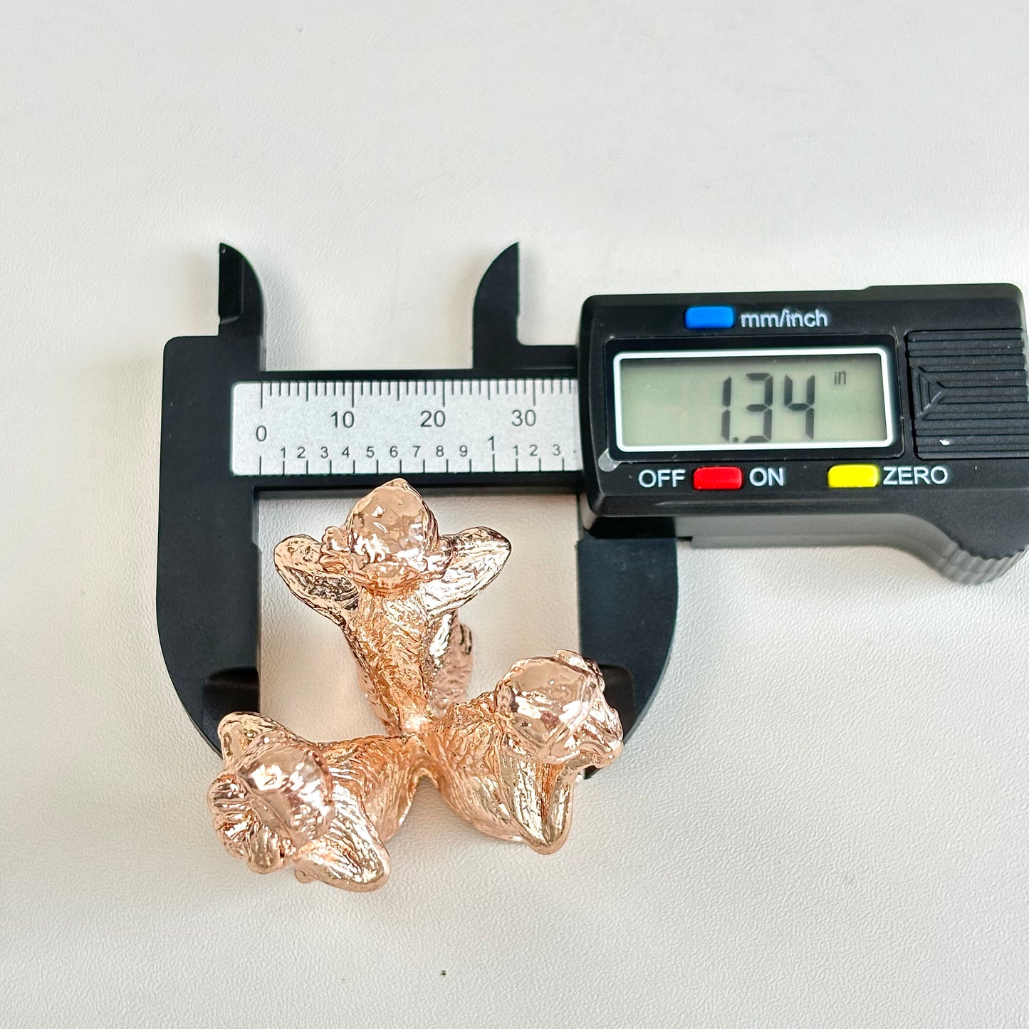 $5/1pcs Brilliant golden three monkeys crystal base,Brilliant rose gold three monkeys crystal base, crystal sphere base.