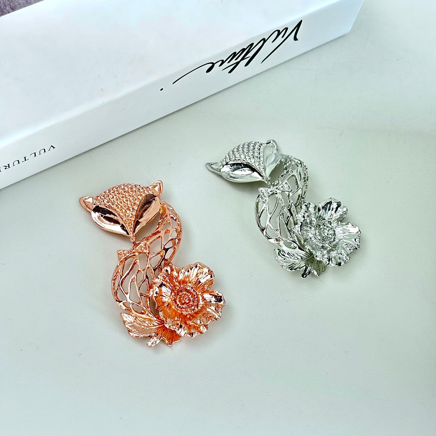 $2.2/1pcs Brilliant silvery nine tail frogs crystal base,Brilliant rose gold nine tail frogs crystal base, crystal sphere base.