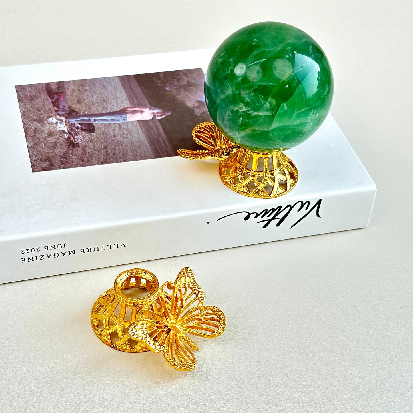 $2.9/1pcs Brilliant golden butterfly crystal base, crystal sphere base.