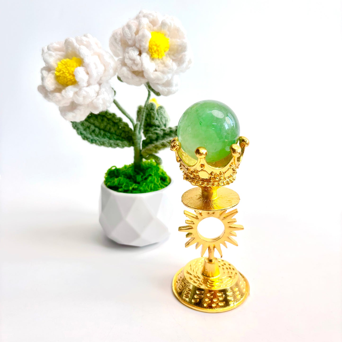 $7.1/1pcs Brilliant silvery bell-crown crystal base, crystal sphere base.