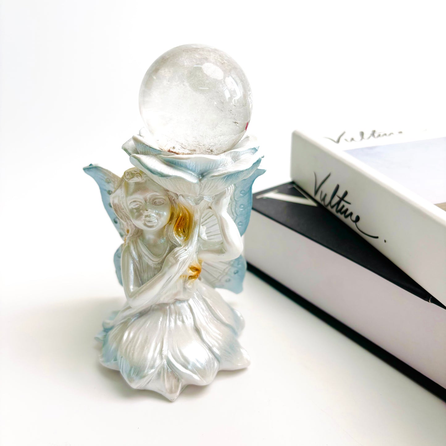 $15.6/1 pce White fairy  crystal sphere  base.