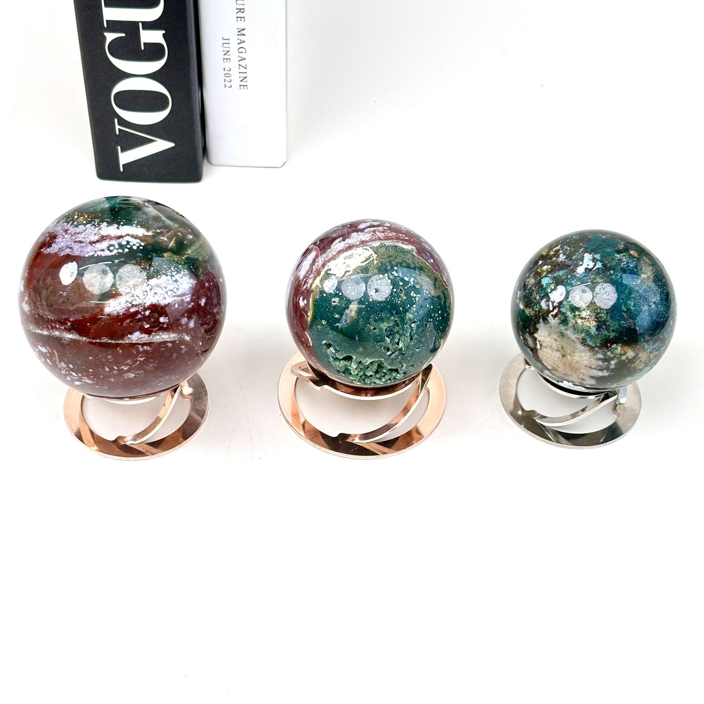 Crystal Ball Wholesale – 80% Off Retail Price,A Variety of Mixed Material Crystal Balls Available, with Diameters from 20mm to 80mm, Minimum Order 1KG