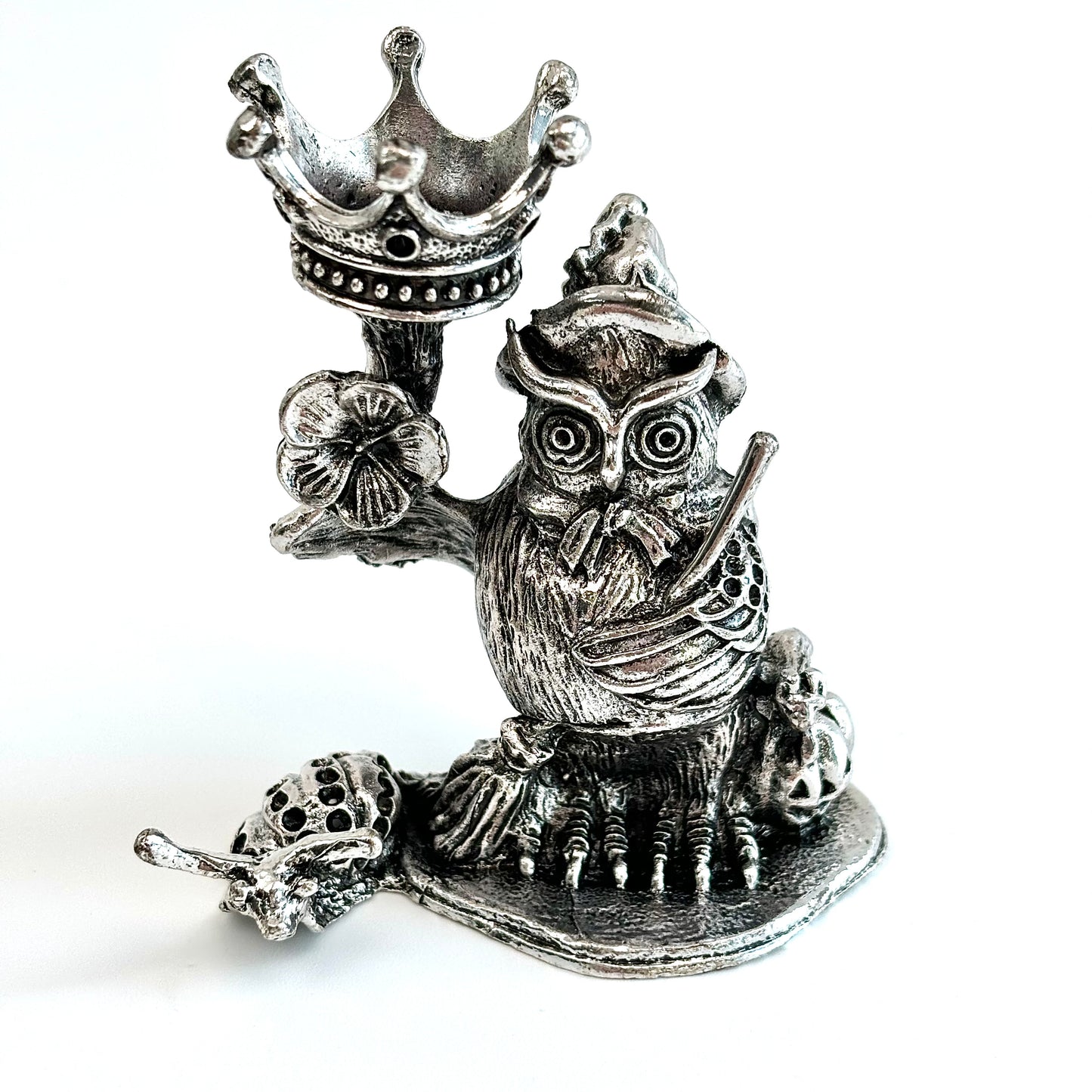 $9.9/1pcs Ghost owl crystal sphere base.