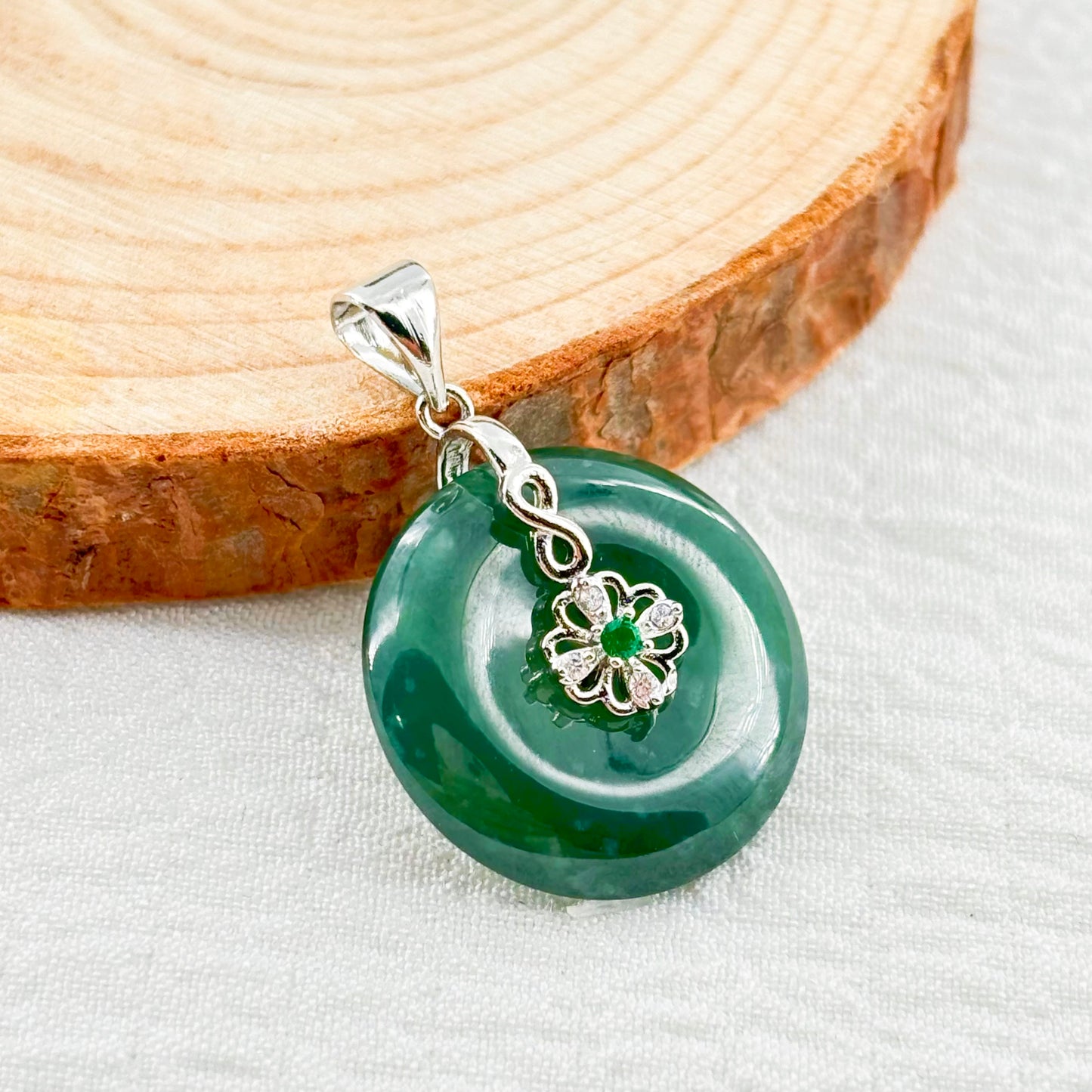 $3/pcs Small carved pendant made of jade material