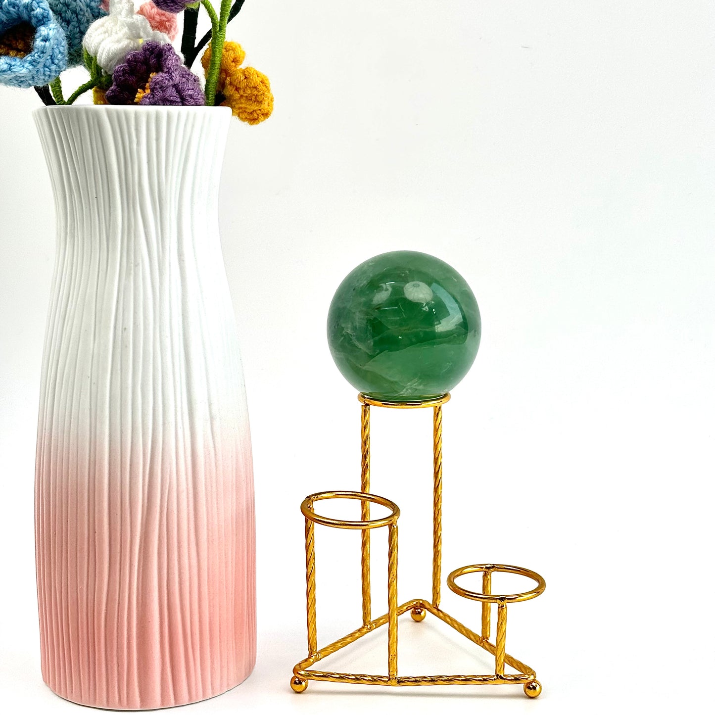 $5.3/1pcs Golden three-sphere standing crystal sphere base.