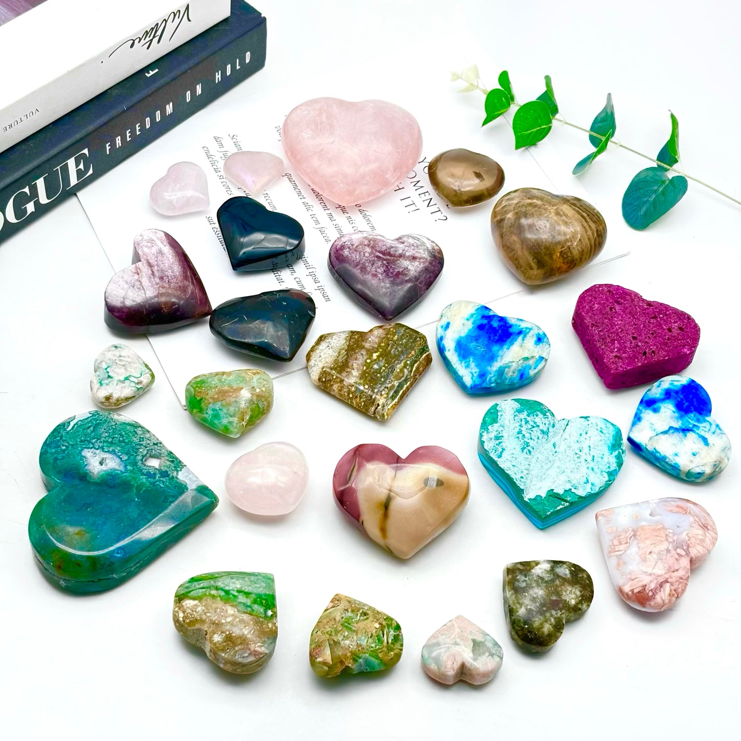 Special wholesale offer: Various crystal hearts, priced at80% of the retail price.