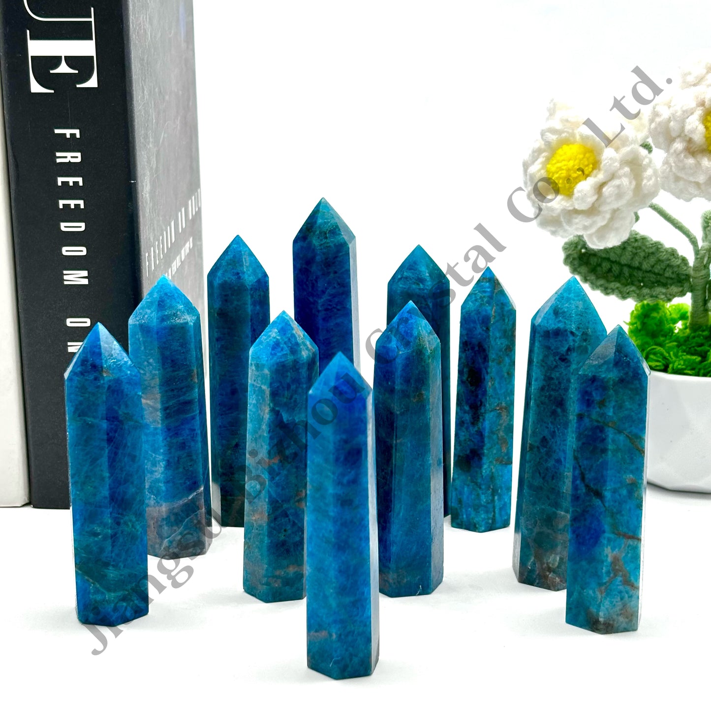 Crystal wholesale at 20% off, starting from 1 kilogram.