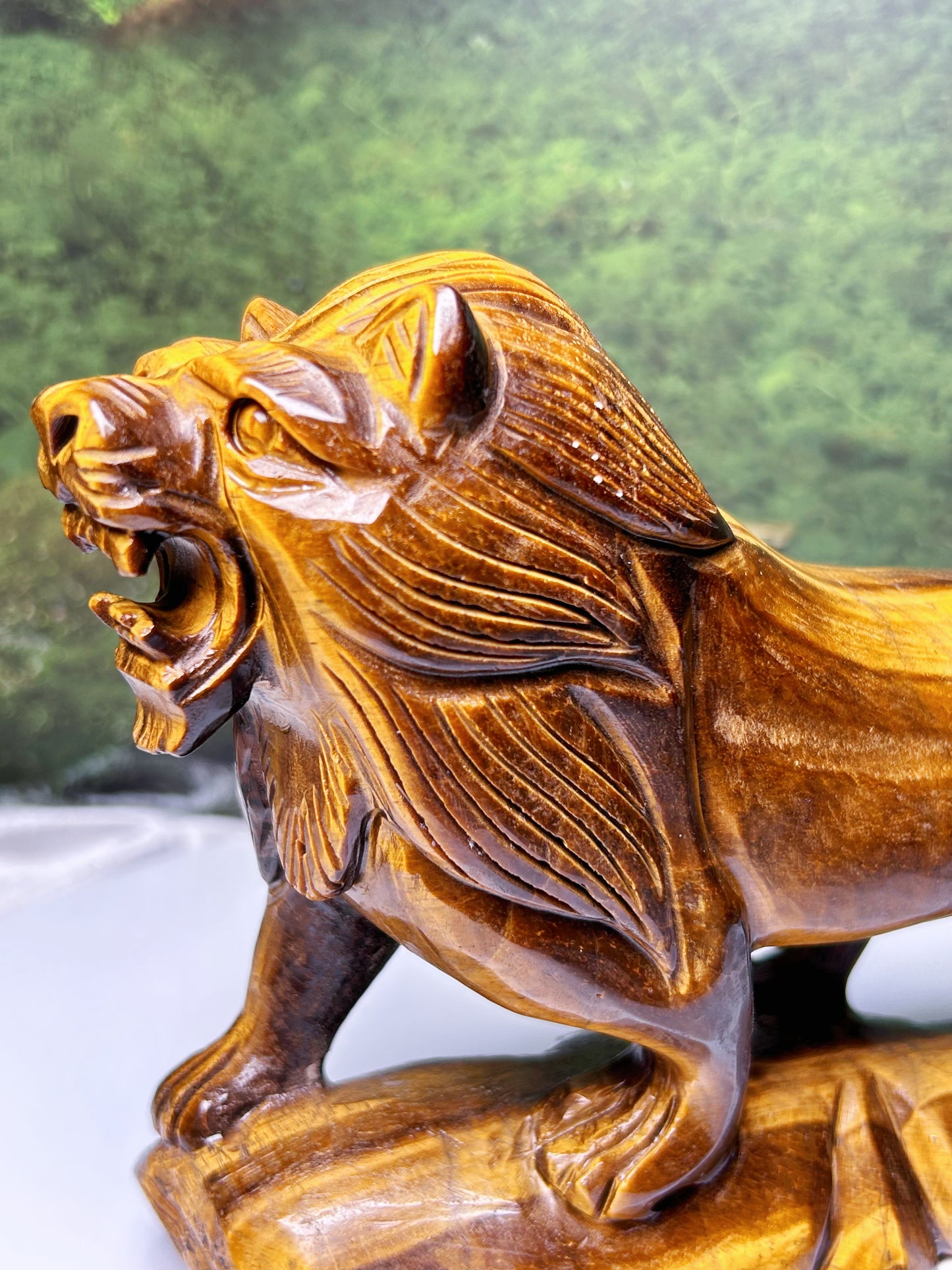 Golden lion carving,CrystalRock/Gemstone Carving/Lion King Sinba 1.709k