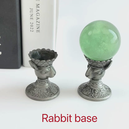 $2.2/1pcs Gray rabbit head sphere crystal sphere base.