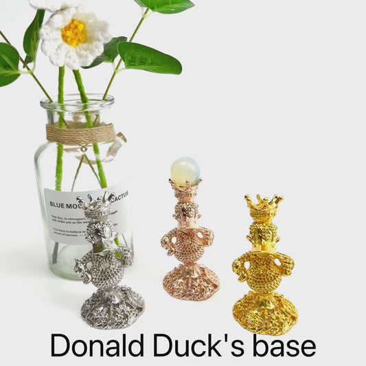 $6.9/1pcs Donald duck crystal sphere base.